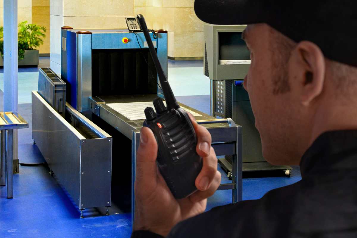 Metal detector a scuola