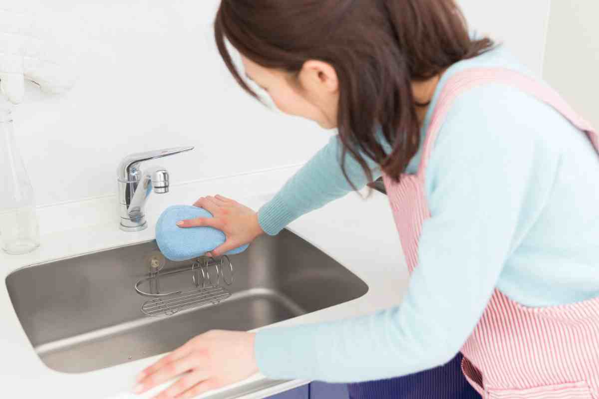 Smetti di strofinare! Ecco perché il tuo lavello non brilla