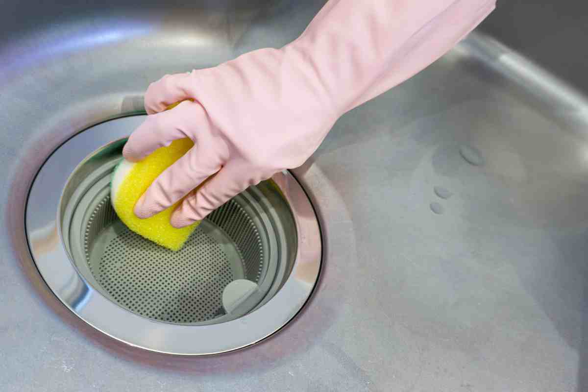 Smetti di strofinare! Ecco perché il tuo lavello non brilla, tutti i dettagli