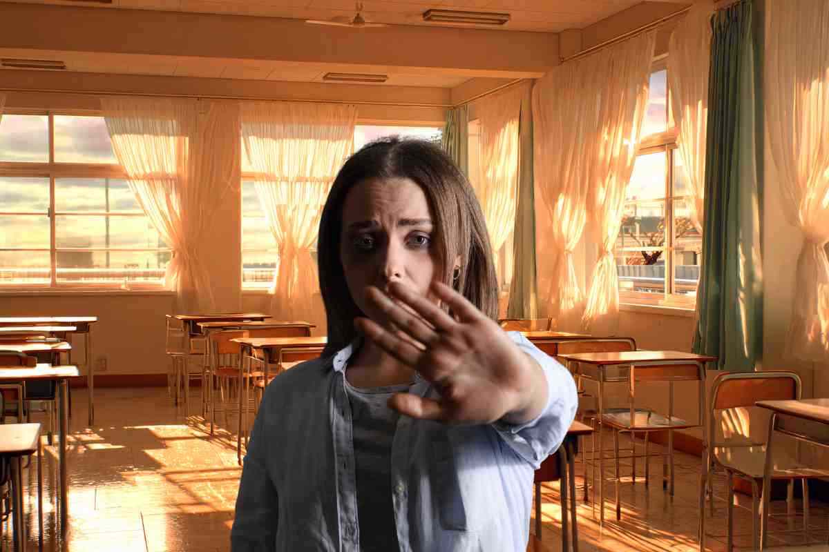 Basta violenza a scuola: insegnante preso a pugni
