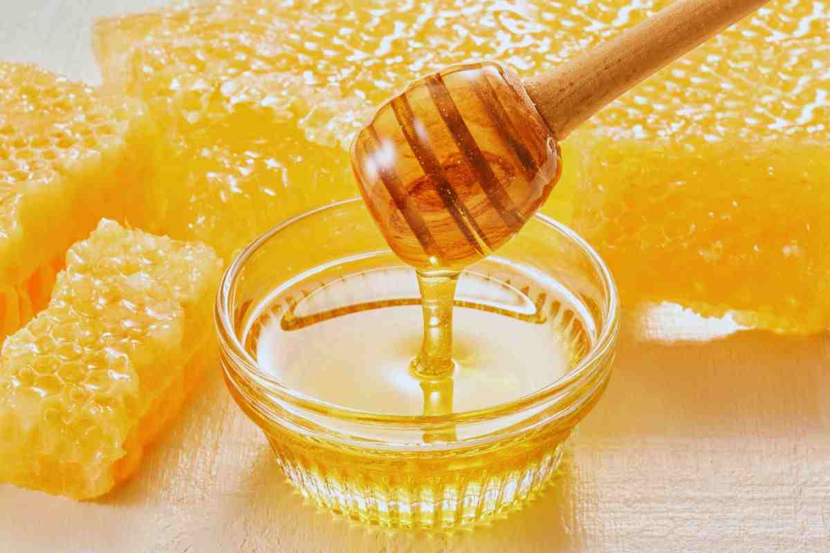 Come contrastare il reflusso con il miele