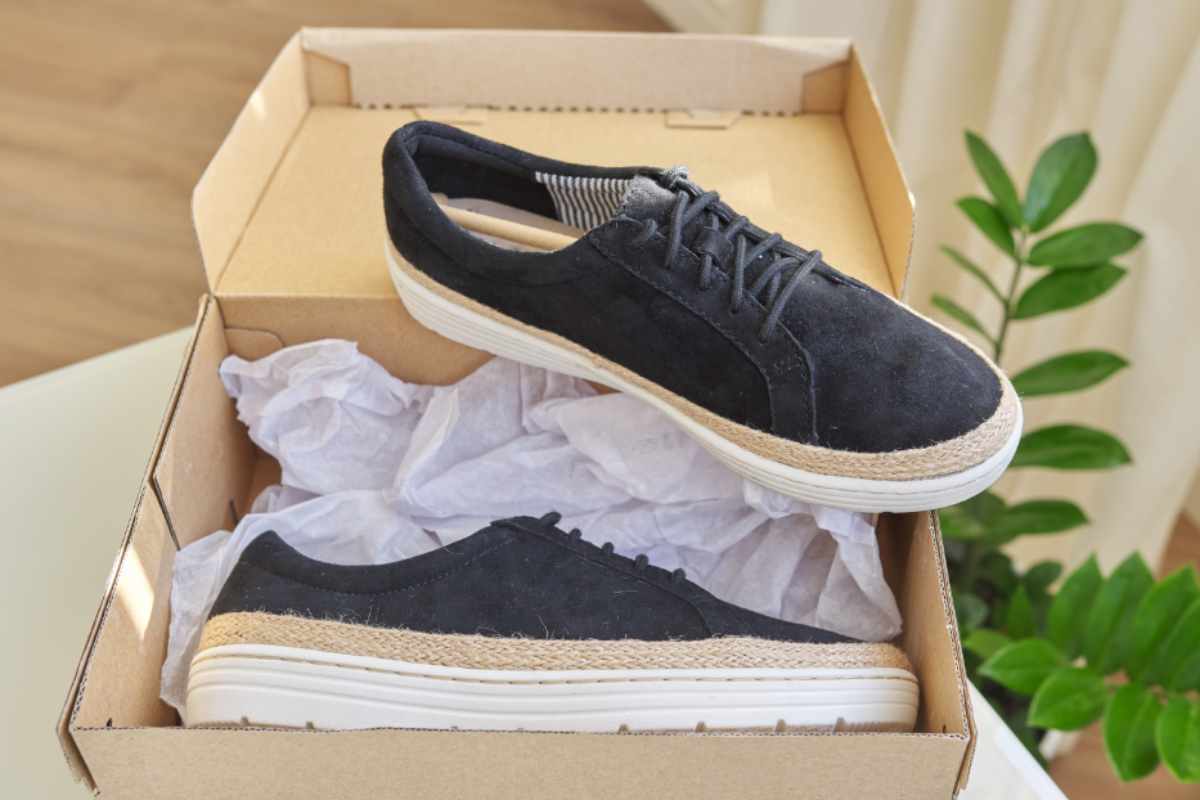 sneakers in camoscio